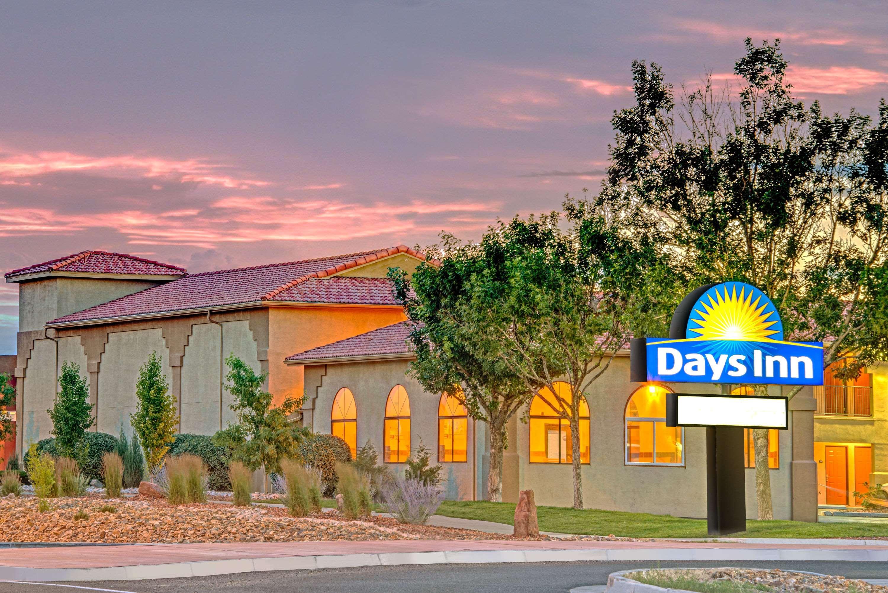 Days Inn By Wyndham Рио Ранчо Екстериор снимка